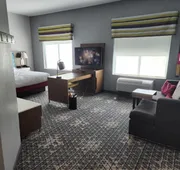 Hampton Inn & Suites Pittsburgh New Stanton hotel detail image 4