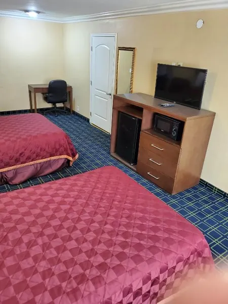 Delmonico Inn & Suites hotel detail image 2