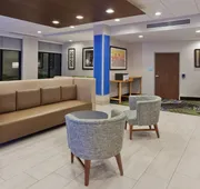 Holiday Inn Express & Suites Fayetteville by IHG hotel detail image 4