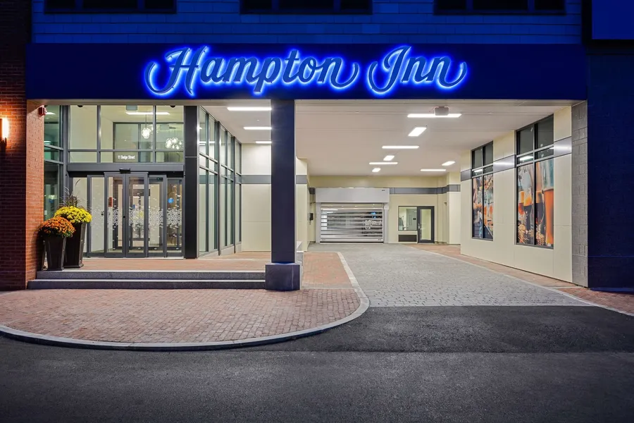 Hampton Inn Salem Boston hotel detail image 6