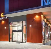 La Quinta Inn and Suites by Wyndham Long Island City hotel detail image 4