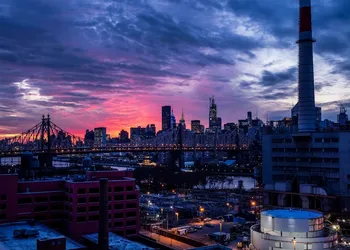 La Quinta Inn and Suites by Wyndham Long Island City hotel thumbnail 5