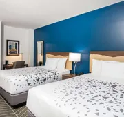 La Quinta Inn and Suites by Wyndham Long Island City hotel detail image 7