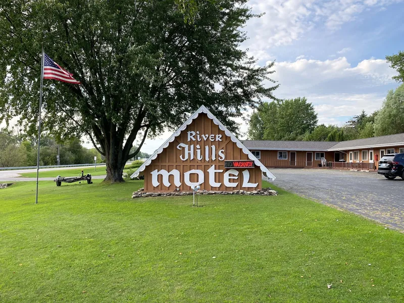 The River Hills Motel - Algoma, WI - Near Door County hotel detail image 2