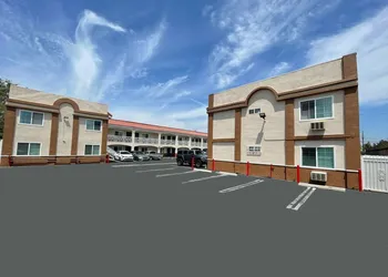 Diamond INN hotel thumbnail 3