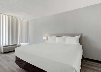 Suburban Extended Stay Hotel hotel thumbnail 6