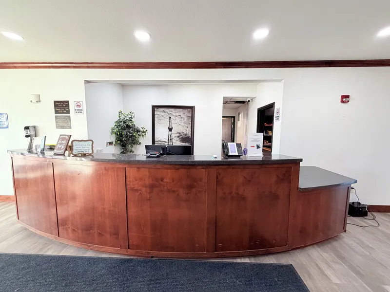 Black Gold Suites Stanley hotel detail image 6
