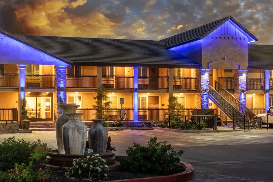 Days Inn by Wyndham Galt/Elk Grove South hotel detail image 2
