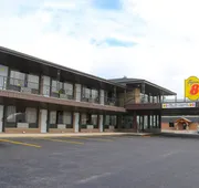 Super 8 by Wyndham Hearst ON hotel detail image 5