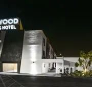 Hollywood Inn Suites Hotel hotel detail image 3