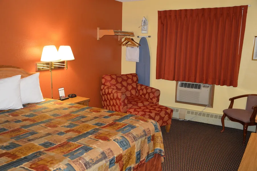 Burnsville Inn & Suites hotel detail image 6