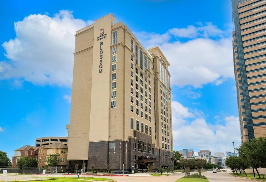 Blossom Hotel Houston, Curio Collection by Hilton hotel detail image 2
