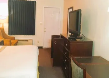 OYO Hotel McIntyre GA US 441 hotel thumbnail 5