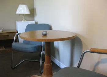 Embassy Motel hotel thumbnail 4