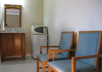 Embassy Motel hotel thumbnail 5