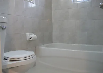 Embassy Motel hotel thumbnail 7