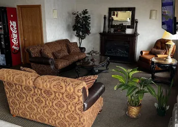 Budget Host Inn & Suites hotel thumbnail 4