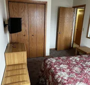 Budget Host Inn & Suites hotel detail image 7