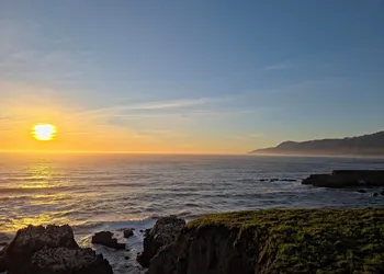 Inn Of The Lost Coast hotel thumbnail 2