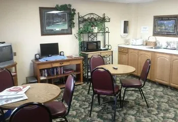 Oakwood Inn and RV Park hotel thumbnail 2