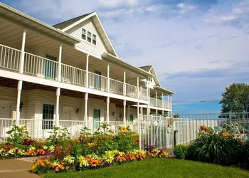 Bay Breeze Resort hotel thumbnail 4