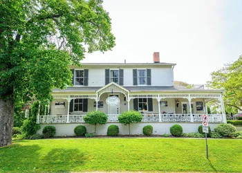 The Old Bank House Bed & Breakfast hotel thumbnail 3
