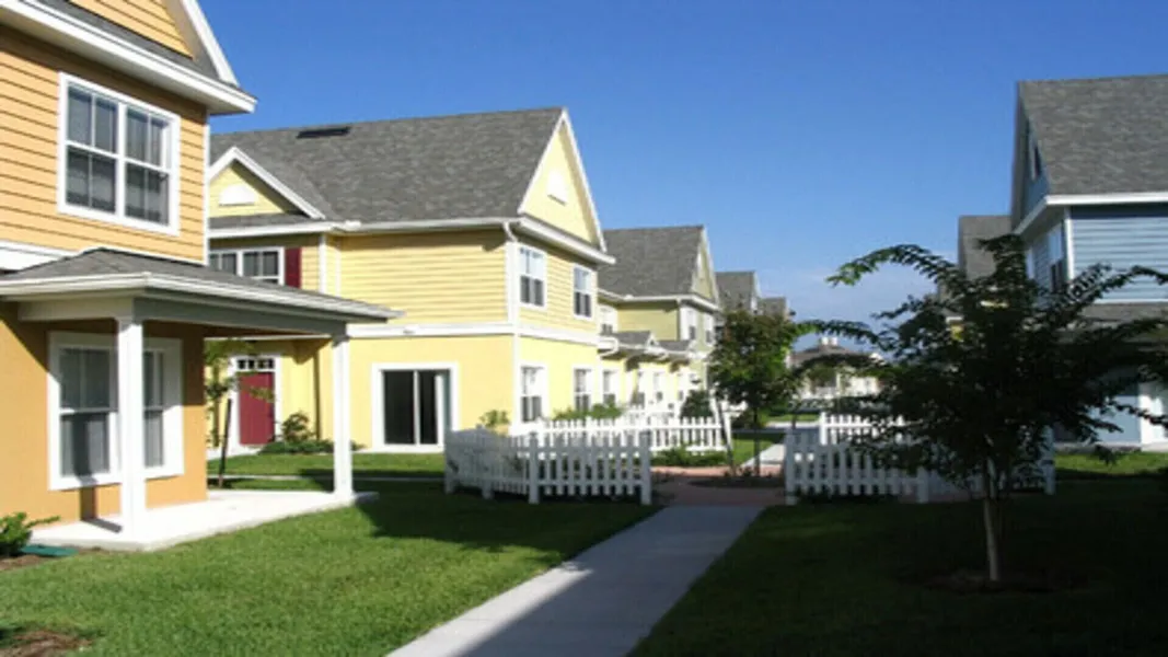 Ec21ha - 3 Bedroom Townhome In Villas at Seven Dwarfs Lane, Sleeps Up To 6, Just 6 Miles To Disney hotel detail image 2