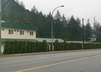 Coquihalla Motel hotel thumbnail 2