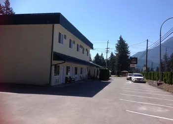 Coquihalla Motel hotel thumbnail 3