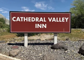 Cathedral Valley Inn hotel thumbnail 3