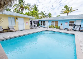Siesta Key Beachside Villas hotel thumbnail 2