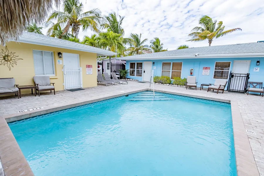 Siesta Key Beachside Villas hotel detail image 2