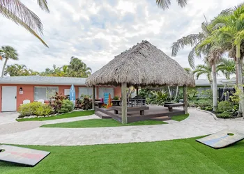 Siesta Key Beachside Villas hotel thumbnail 4