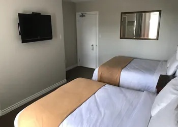 The Auberge Inn hotel thumbnail 2