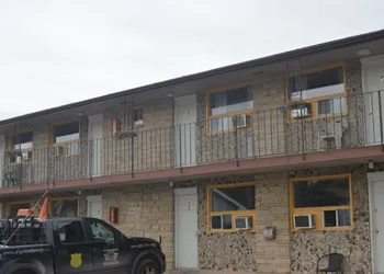 Modern Motel hotel thumbnail 4