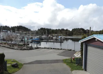 The Bayshore Waterfront Inn hotel thumbnail 2