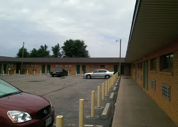 Deluxe Inn hotel thumbnail 2