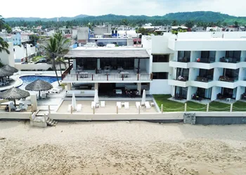 Hotel Barra de Navidad hotel thumbnail 3