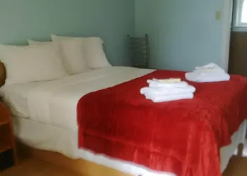Riverside Park Motel and Campground hotel thumbnail 2