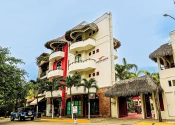 Hotel y Suites Los Encantos hotel thumbnail 3