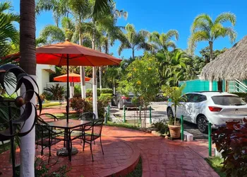 Hotel y Suites Los Encantos hotel thumbnail 5