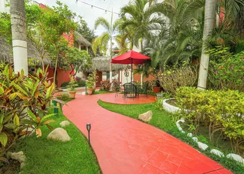 Hotel y Suites Los Encantos hotel thumbnail 8