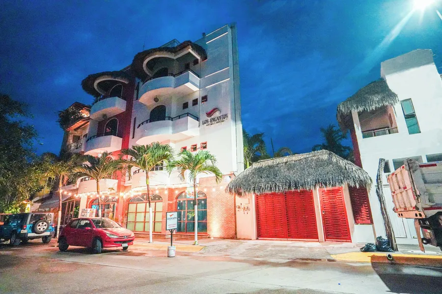 Hotel y Suites Los Encantos hotel detail image 2