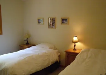 Big Red Lodge hotel thumbnail 5