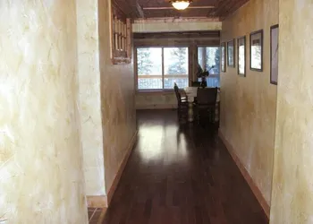 Snow Bear Inn hotel thumbnail 5