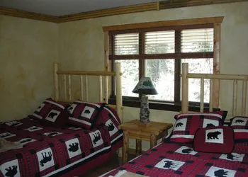 Snow Bear Inn hotel thumbnail 6