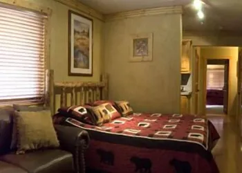 Snow Bear Inn hotel thumbnail 8