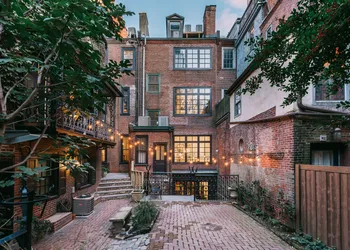 The DWIGHT D Hotel hotel thumbnail 2