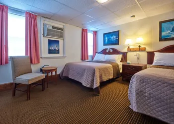 The Hillcrest hotel thumbnail 8