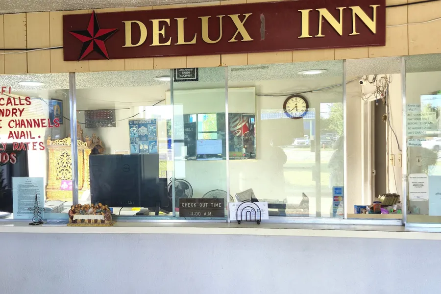 Deluxe Inn Motel By Oyo Grand Prairie Interstate 30 hotel detail image 6